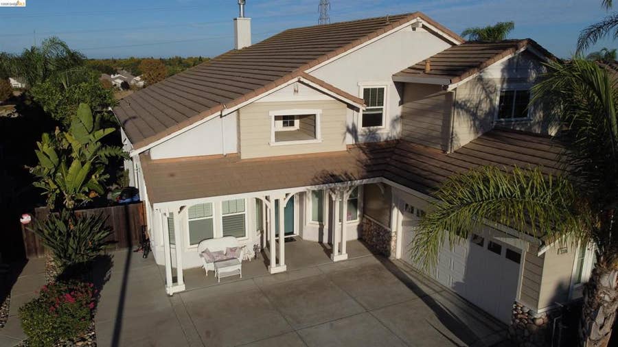 Property photo for 2396 Berkshire Ln, Brentwood, CA