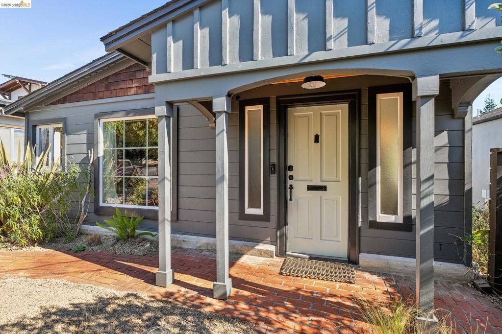 3706 Hillview St, Oakland, CA 94602 3706 Hillview St, Oakland, CA 94602
