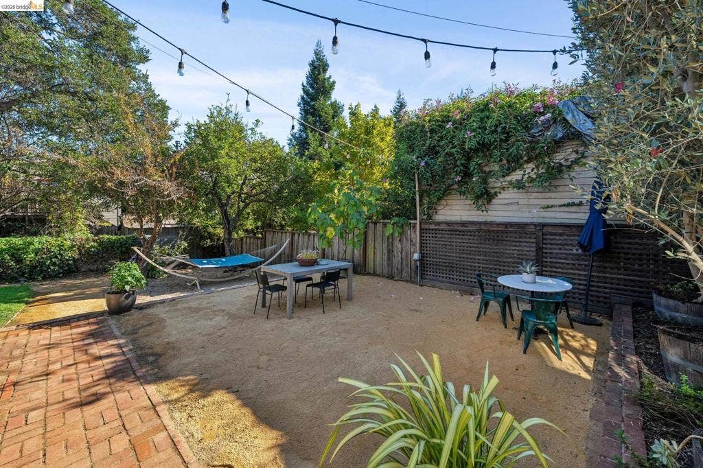 3706 Hillview St, Oakland, CA 94602 3706 Hillview St, Oakland, CA 94602