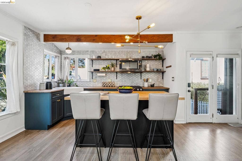 3706 Hillview St, Oakland, CA 94602 3706 Hillview St, Oakland, CA 94602