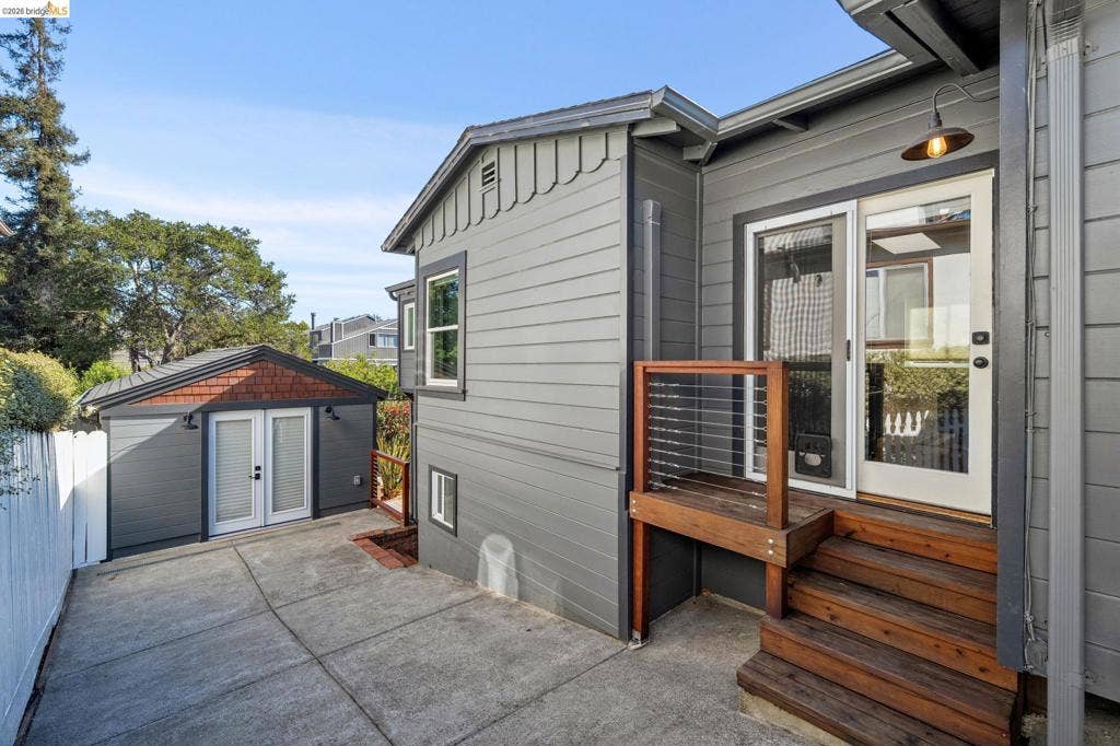 3706 Hillview St, Oakland, CA 94602 3706 Hillview St, Oakland, CA 94602