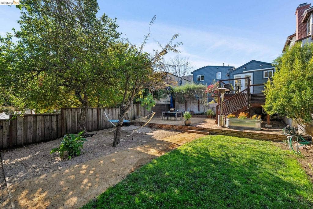 3706 Hillview St, Oakland, CA 94602 3706 Hillview St, Oakland, CA 94602