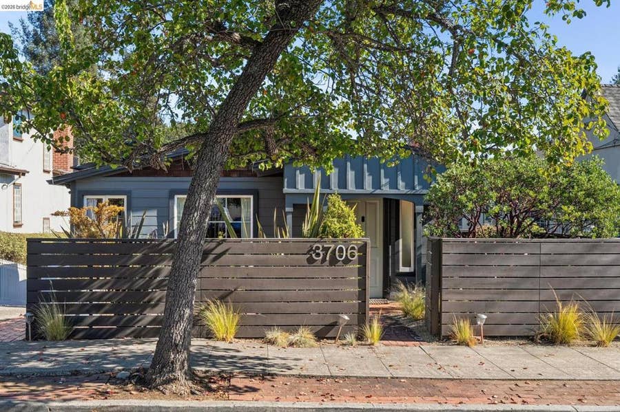 Property photo for 3706 Hillview St, Oakland, CA
