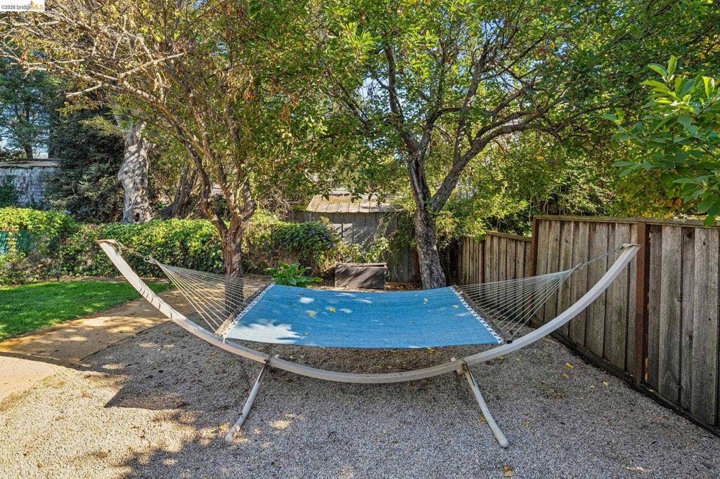 3706 Hillview St, Oakland, CA 94602 3706 Hillview St, Oakland, CA 94602