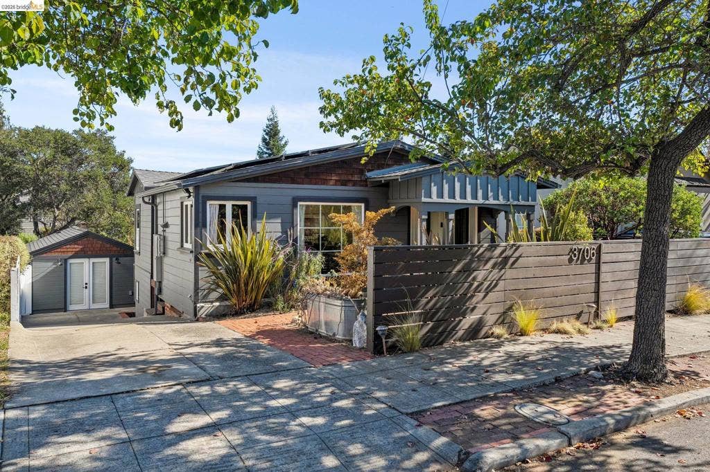 3706 Hillview St, Oakland, CA 94602 3706 Hillview St, Oakland, CA 94602