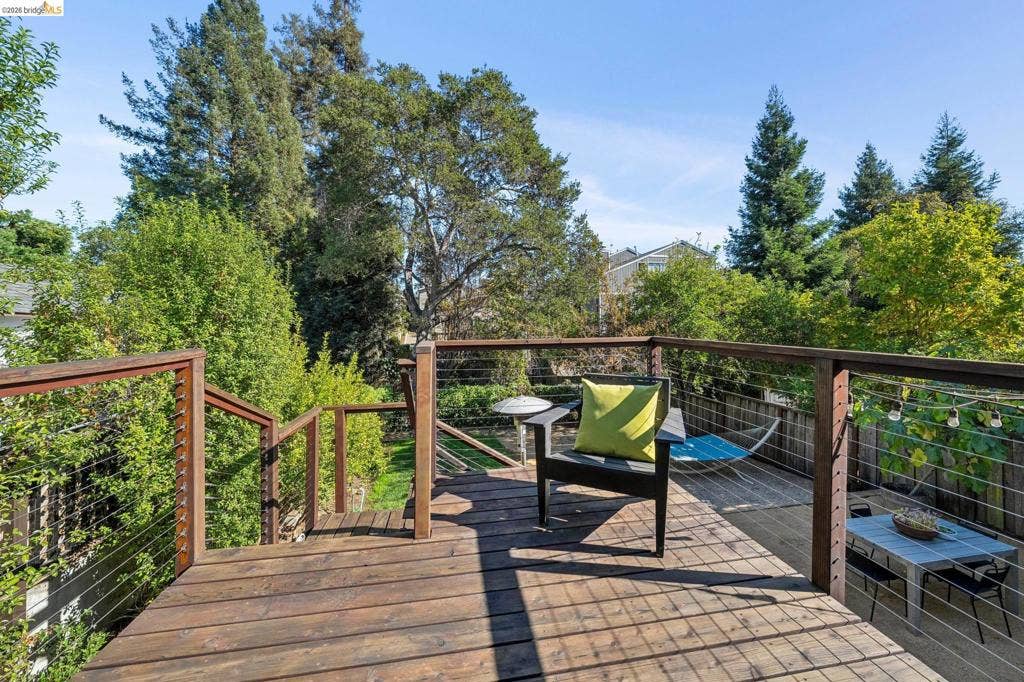 3706 Hillview St, Oakland, CA 94602 3706 Hillview St, Oakland, CA 94602