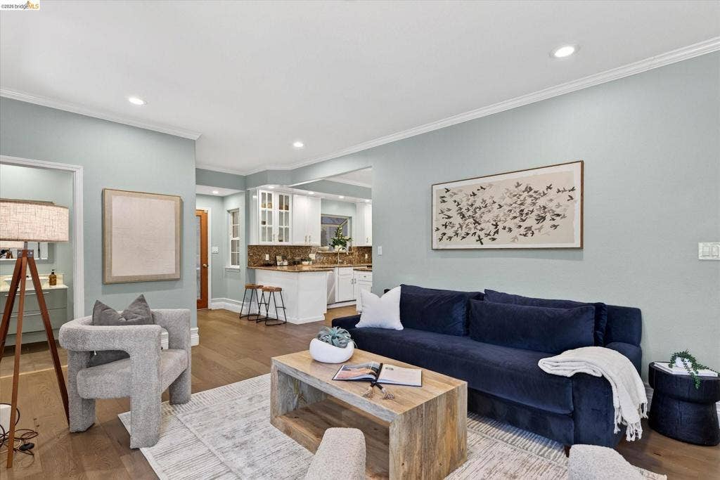 6700 Moore Dr, Oakland, CA 94611 6700 Moore Dr, Oakland, CA 94611
