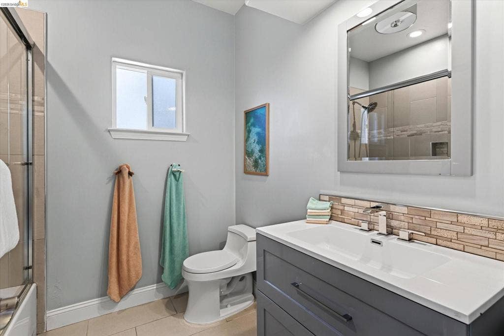 6700 Moore Dr, Oakland, CA 94611 6700 Moore Dr, Oakland, CA 94611
