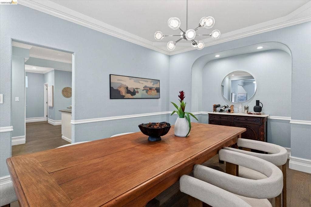 6700 Moore Dr, Oakland, CA 94611 6700 Moore Dr, Oakland, CA 94611