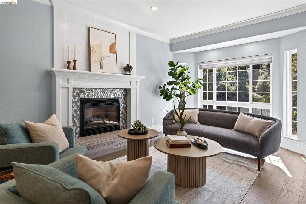6700 Moore Dr, Oakland, CA 94611 6700 Moore Dr, Oakland, CA 94611