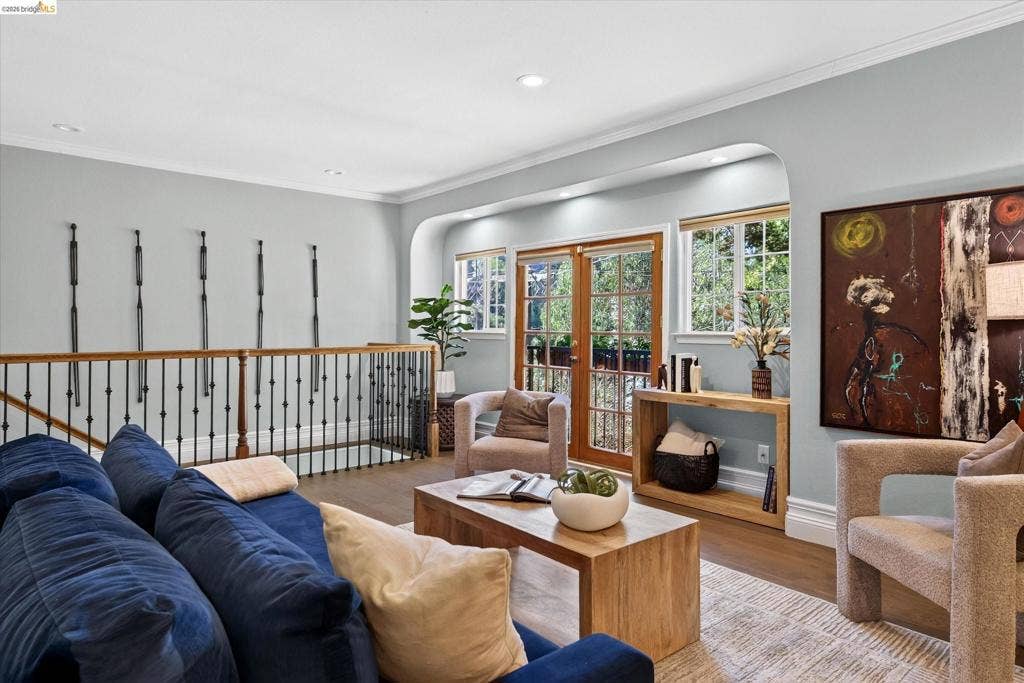 6700 Moore Dr, Oakland, CA 94611 6700 Moore Dr, Oakland, CA 94611