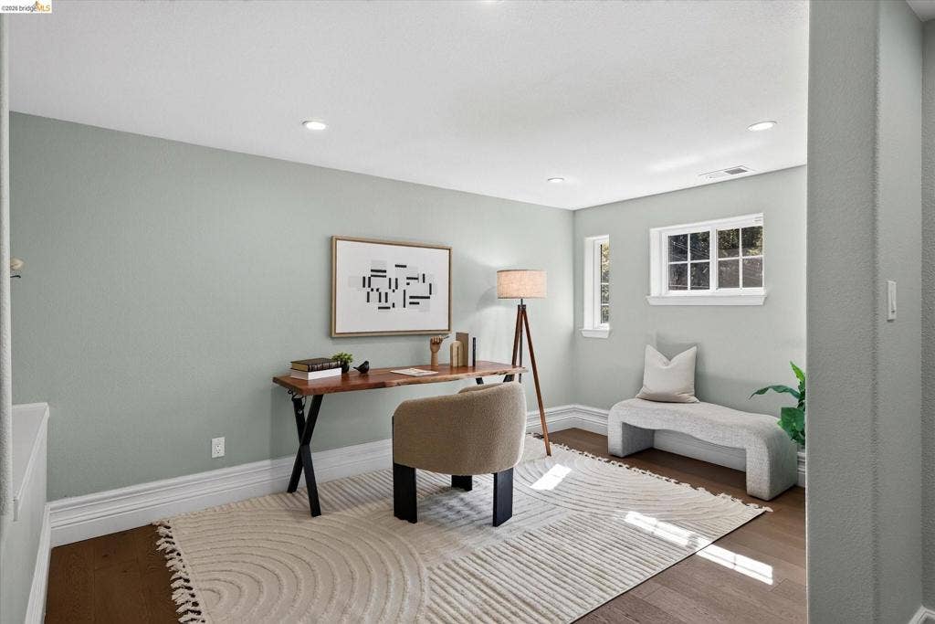 6700 Moore Dr, Oakland, CA 94611 6700 Moore Dr, Oakland, CA 94611