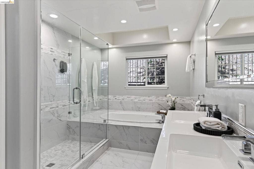 6700 Moore Dr, Oakland, CA 94611 6700 Moore Dr, Oakland, CA 94611