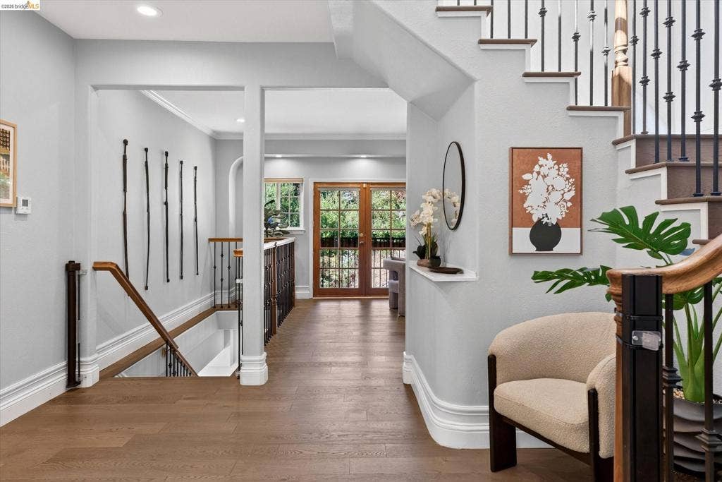 6700 Moore Dr, Oakland, CA 94611 6700 Moore Dr, Oakland, CA 94611