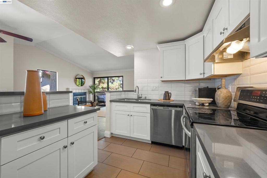 38703 Huntington Cir, Fremont, CA 94536 38703 Huntington Cir, Fremont, CA 94536