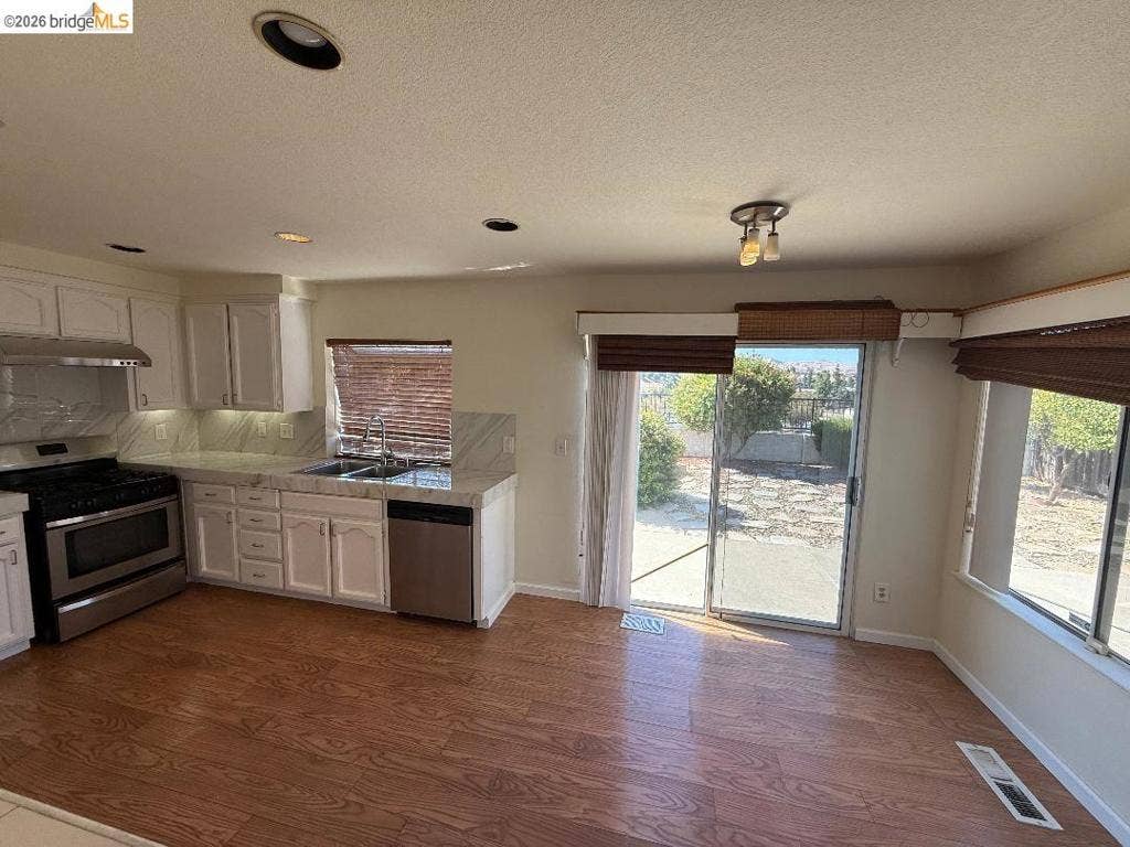 2824 Terrace View Ave, Antioch, CA 94531 2824 Terrace View Ave, Antioch, CA 94531