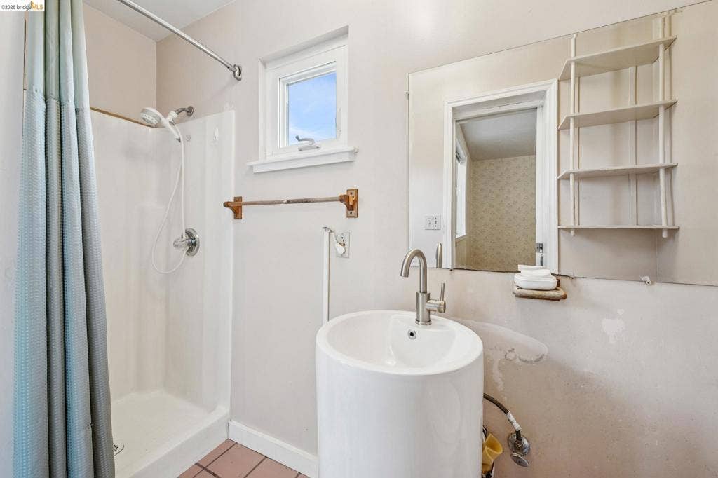 974 33Rd St, Richmond, CA 94804