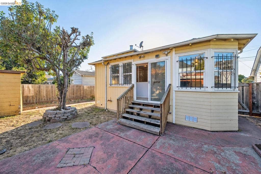 974 33Rd St, Richmond, CA 94804