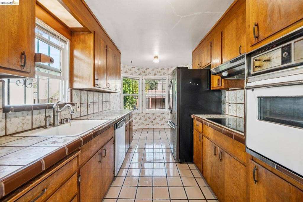 974 33Rd St, Richmond, CA 94804
