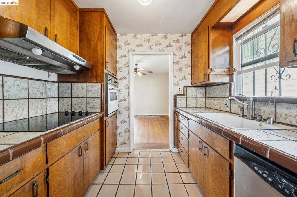 974 33Rd St, Richmond, CA 94804