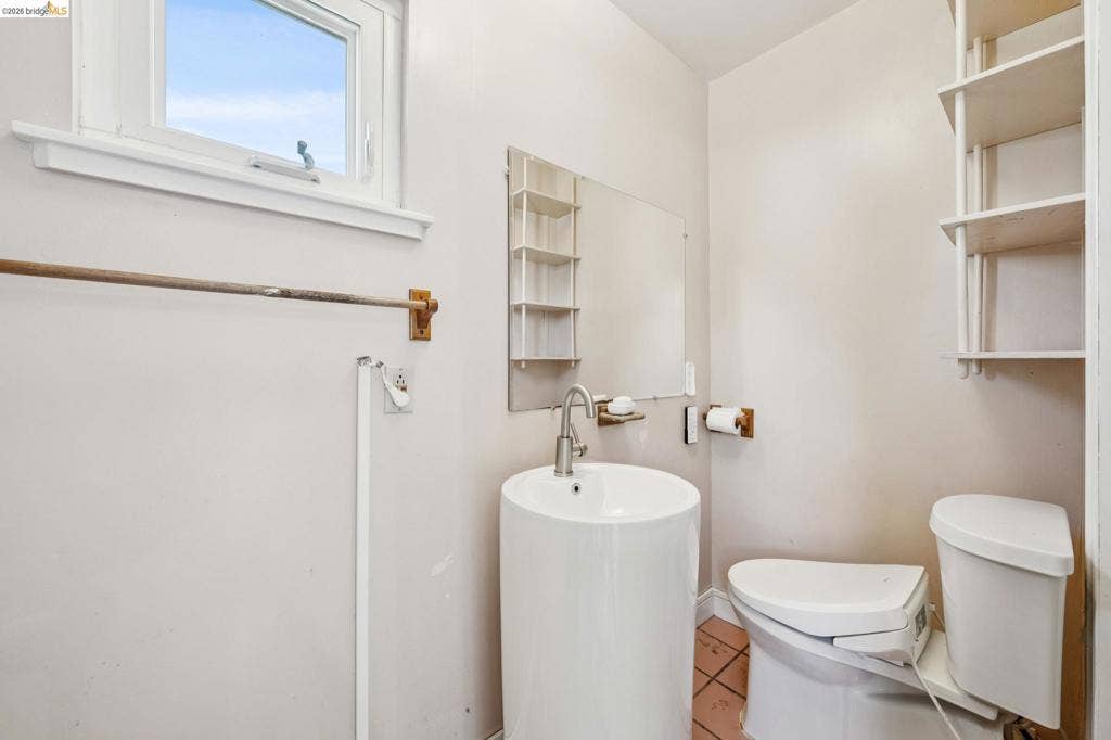 974 33Rd St, Richmond, CA 94804