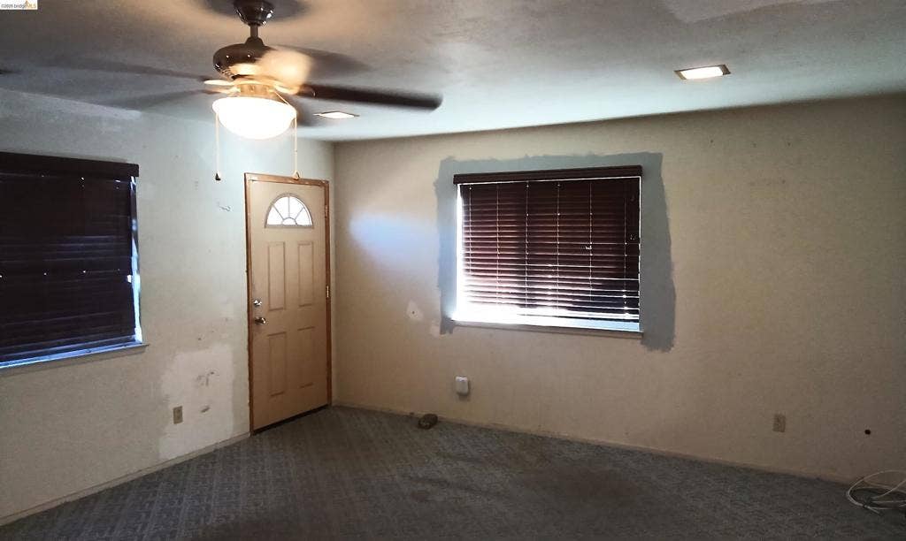 145 Viking Way, Pittsburg, CA 94565 Entry door with an arched window