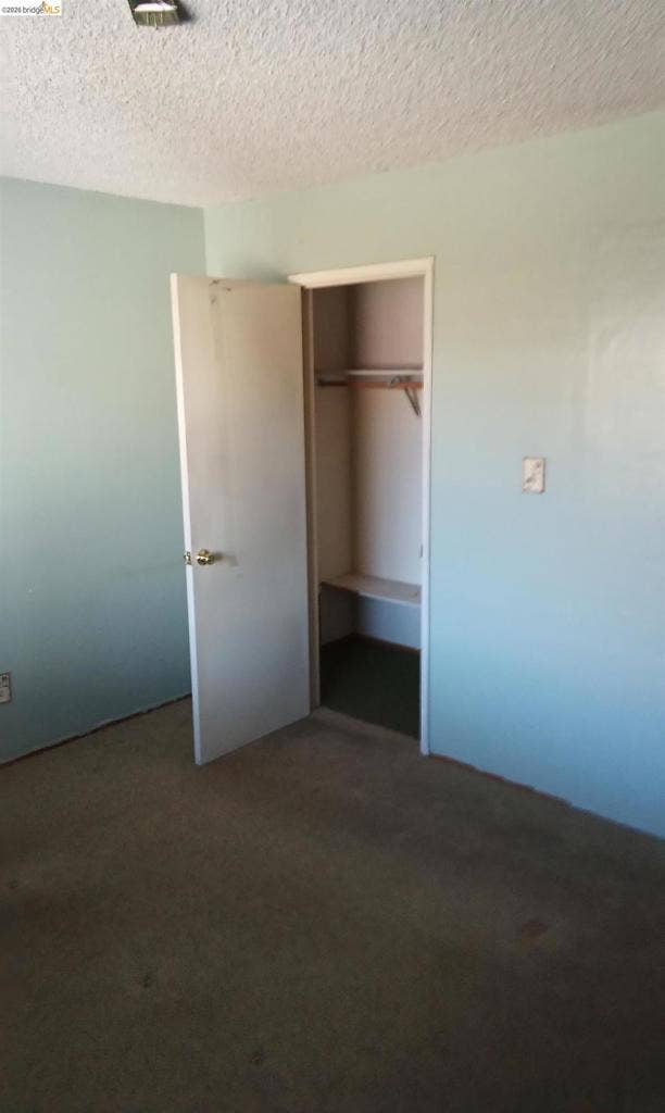 145 Viking Way, Pittsburg, CA 94565 Room featuring wall-to-wall carpeting and a ceiling-mounted light fixture