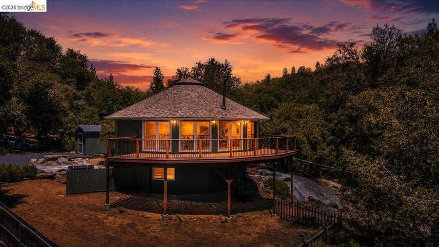 Property photo for 21065 Crystal Falls Dr, Sonora, CA