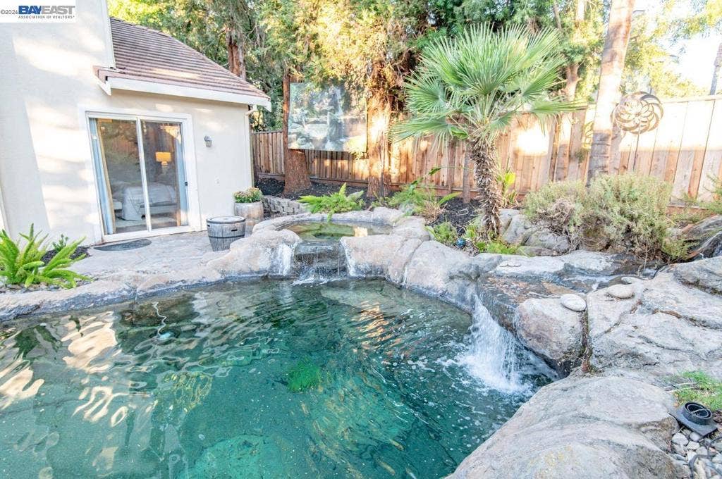 1233 Melanie Way, Livermore, CA 94550 1233 Melanie Way, Livermore, CA 94550
