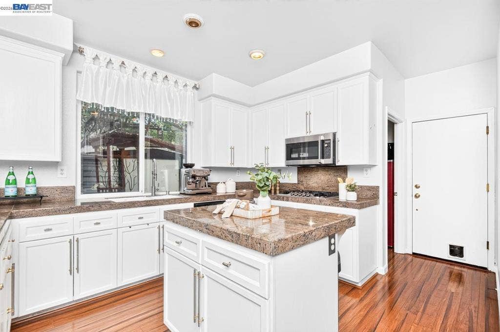 1233 Melanie Way, Livermore, CA 94550 1233 Melanie Way, Livermore, CA 94550