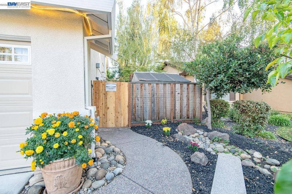 1233 Melanie Way, Livermore, CA 94550 1233 Melanie Way, Livermore, CA 94550