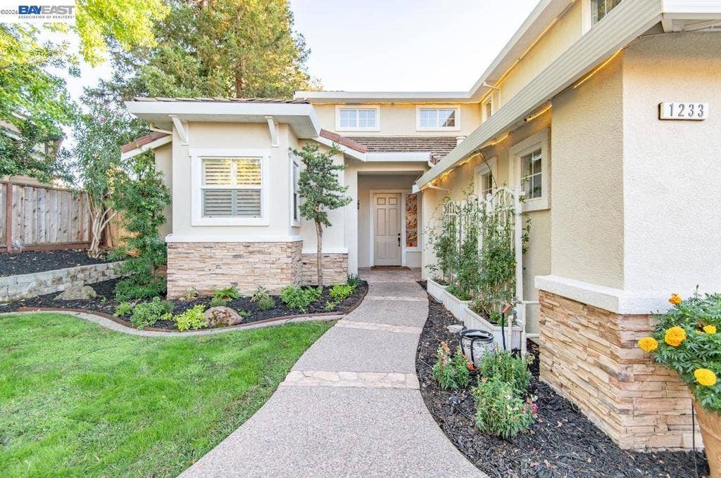 1233 Melanie Way, Livermore, CA 94550 1233 Melanie Way, Livermore, CA 94550