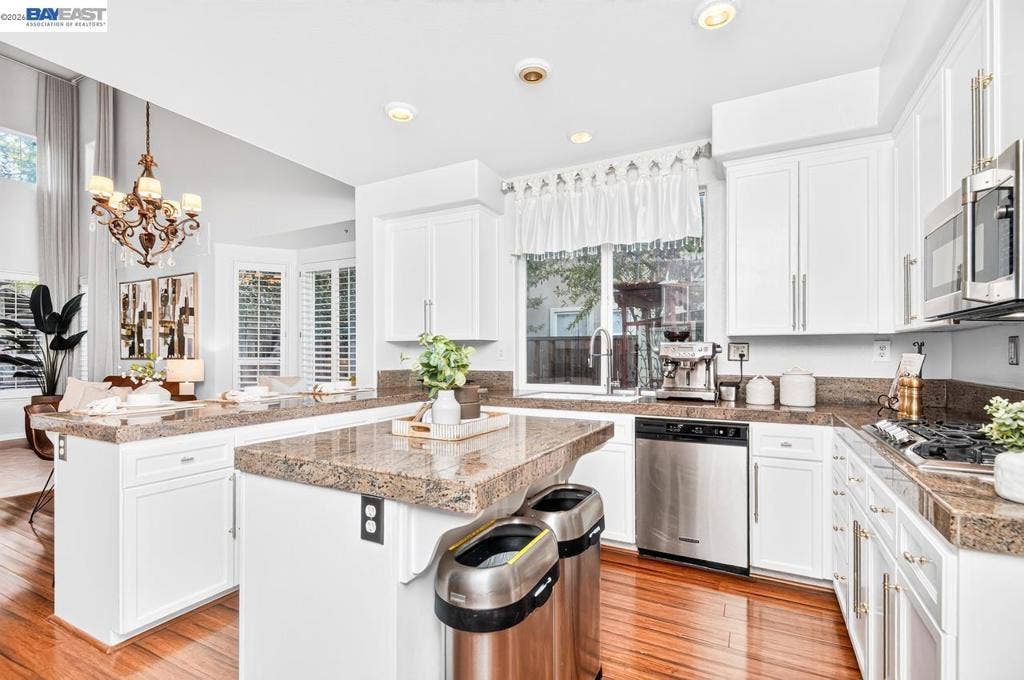 1233 Melanie Way, Livermore, CA 94550 1233 Melanie Way, Livermore, CA 94550