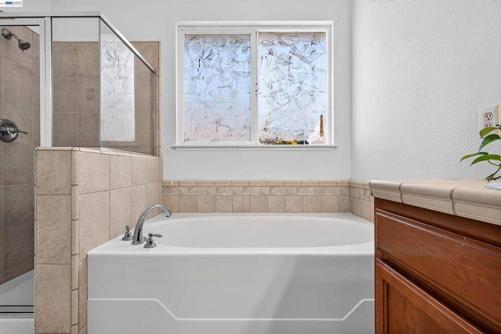 866 Bridgeway Cir, El Sobrante, CA 94803 866 Bridgeway Cir, El Sobrante, CA 94803