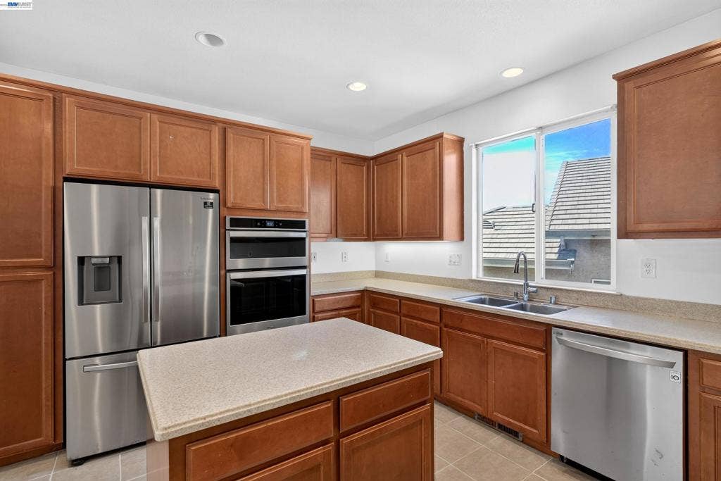 866 Bridgeway Cir, El Sobrante, CA 94803 866 Bridgeway Cir, El Sobrante, CA 94803