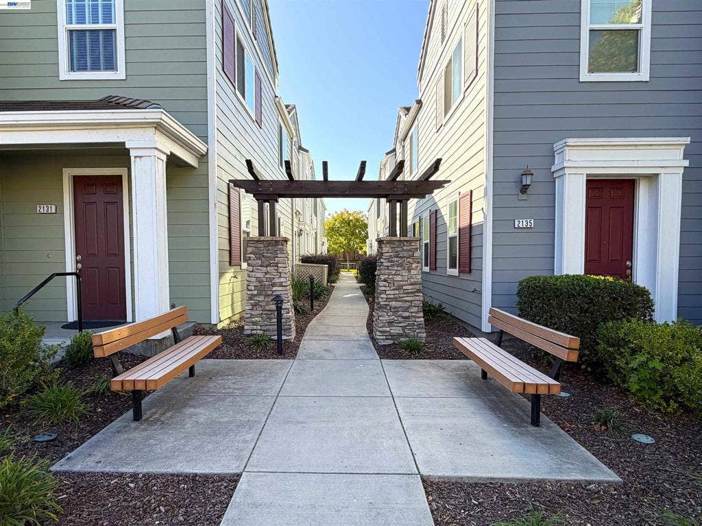 2139 Eva Street, Napa, CA 94559 Exterior Entry