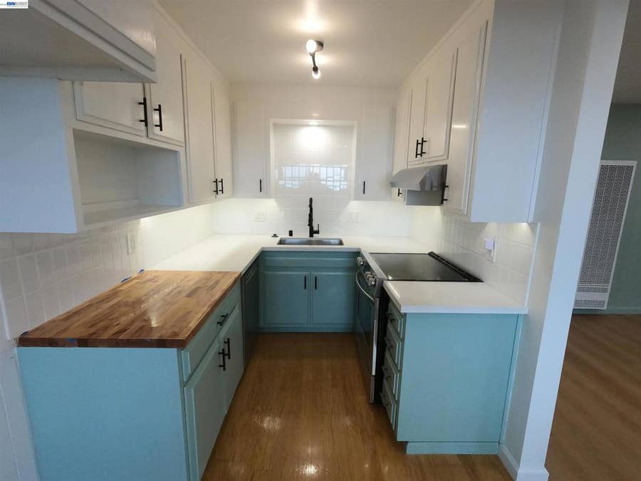 Property photo for 1124 Hollywood Ave, Oakland, CA
