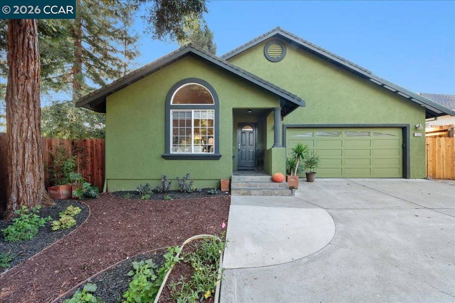 Property photo for 19563 Helen Pl, Castro Valley, CA