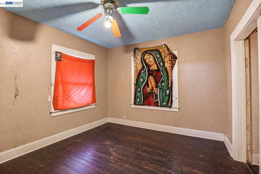 1473 82nd Ave, Oakland, CA 94621-2201 *Please note image has been virtually decluttered for visualization purposes* Refer to original photographs and in-person viewing for actual property condition.