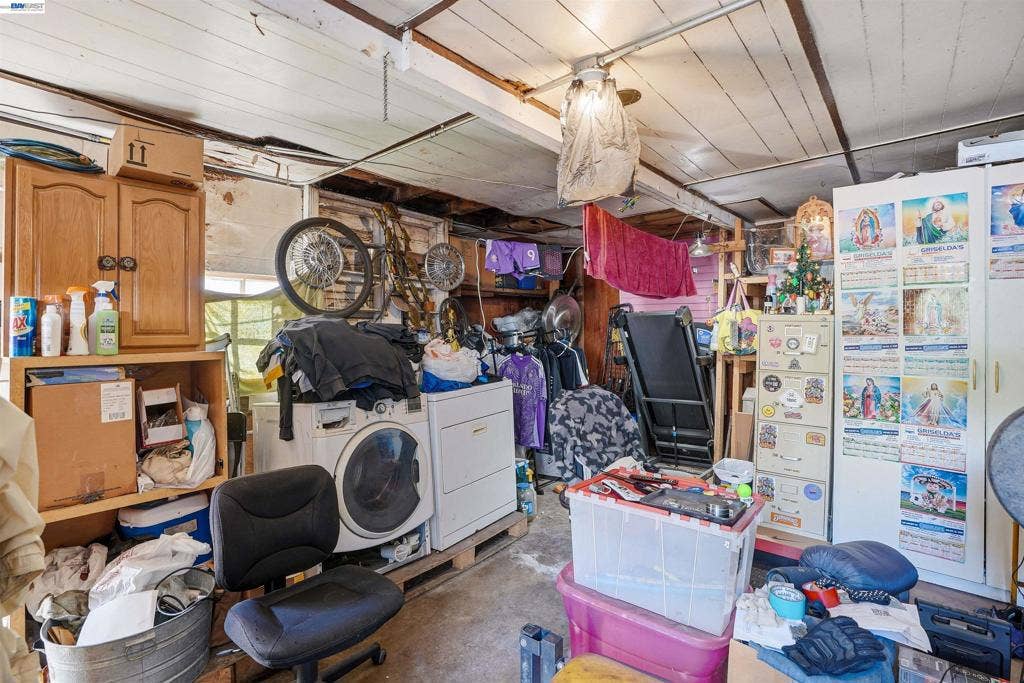 1473 82nd Ave, Oakland, CA 94621-2201 Garage