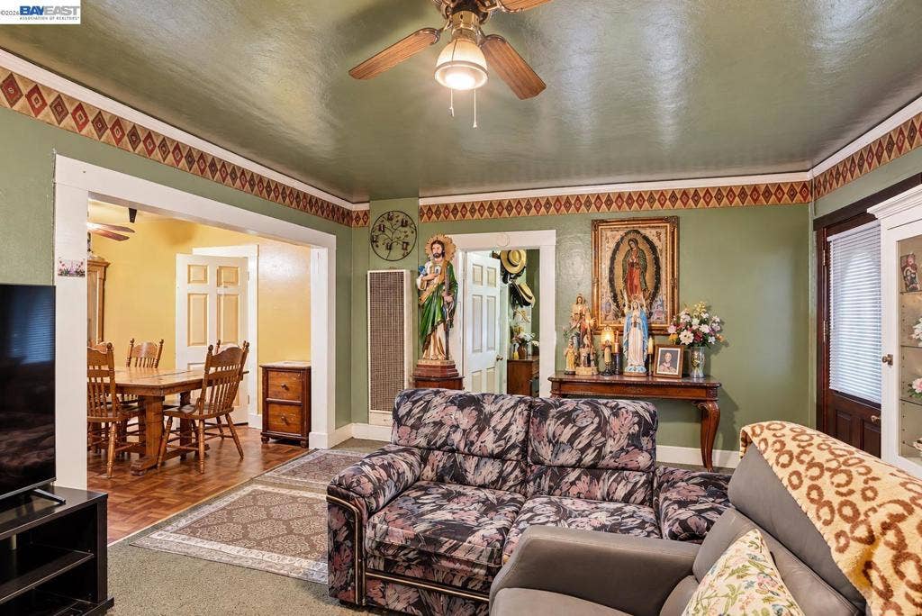 1473 82nd Ave, Oakland, CA 94621-2201 Angle View *Please note image has been virtually decluttered for visualization purposes* Refer to original photographs and in-person viewing for actual property condition.