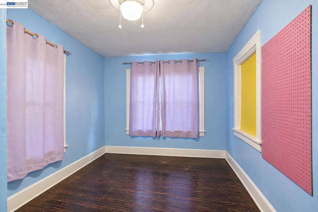1473 82nd Ave, Oakland, CA 94621-2201 *Please note image has been virtually decluttered for visualization purposes* Refer to original photographs and in-person viewing for actual property condition.