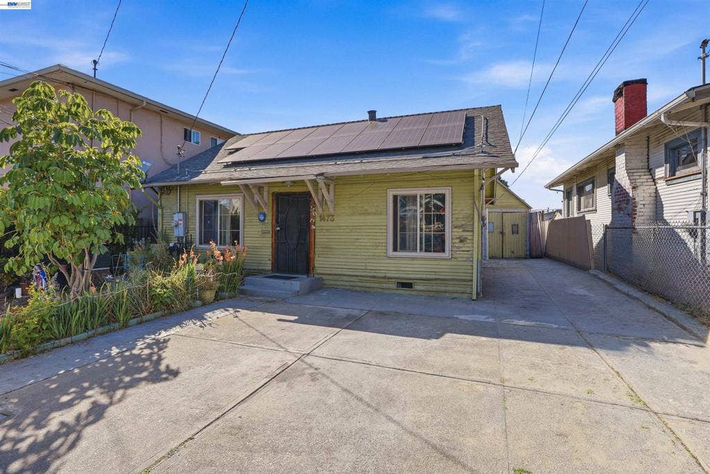 1473 82nd Ave, Oakland, CA 94621-2201 Angle View