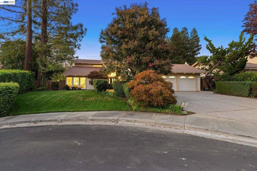 Property photo for 230 Heather Pl, Danville, CA