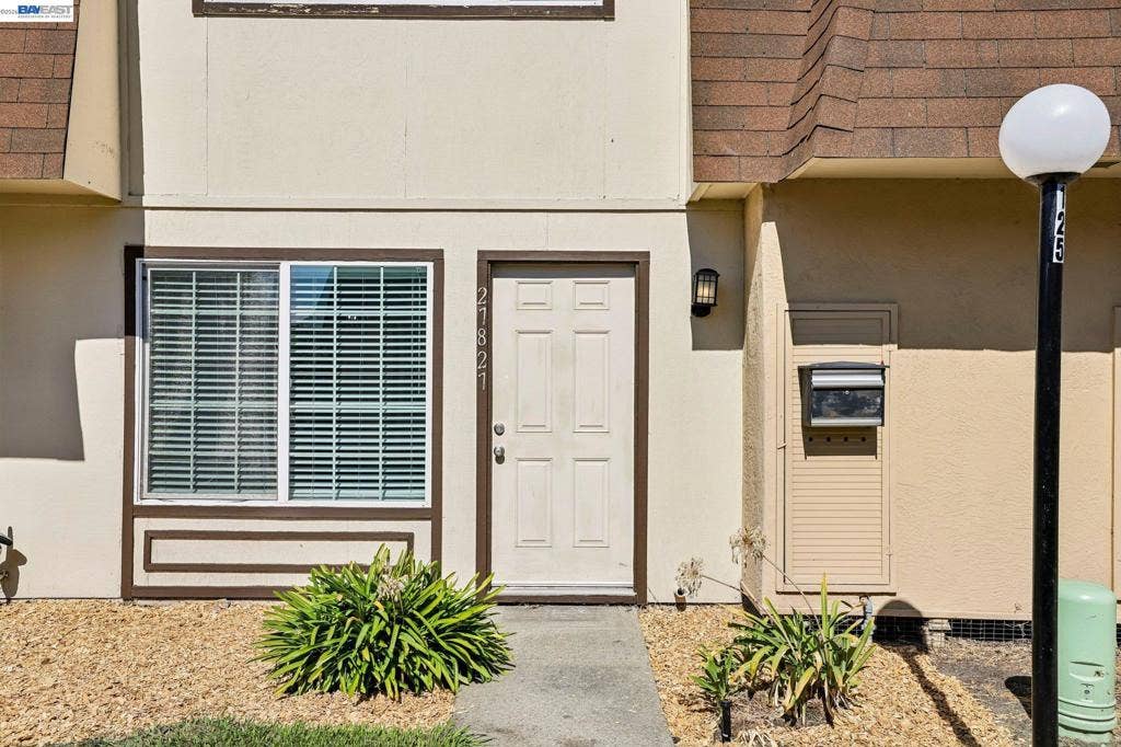 27827 Hummingbird Ct, Hayward, CA 94545 27827 Hummingbird Ct, Hayward, CA 94545