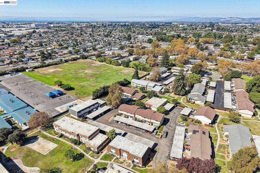 27827 Hummingbird Ct, Hayward, CA 94545 27827 Hummingbird Ct, Hayward, CA 94545
