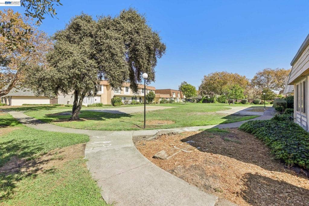 27827 Hummingbird Ct, Hayward, CA 94545 27827 Hummingbird Ct, Hayward, CA 94545