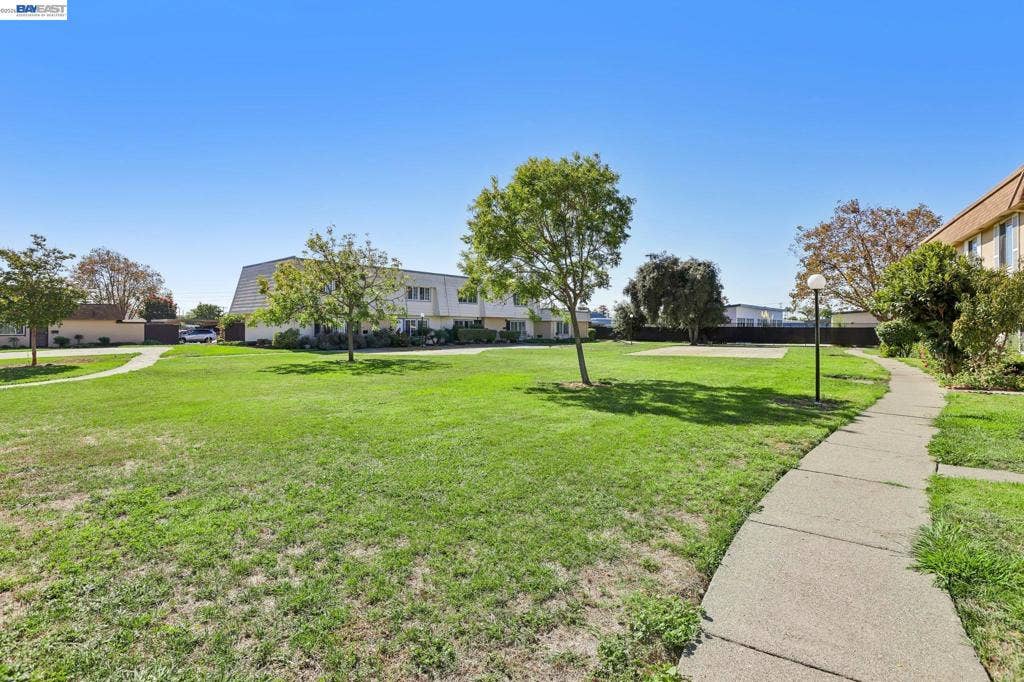 27827 Hummingbird Ct, Hayward, CA 94545 27827 Hummingbird Ct, Hayward, CA 94545