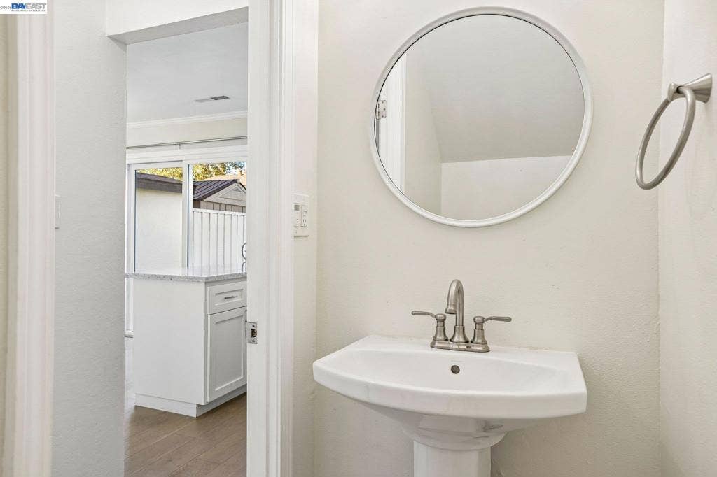 27827 Hummingbird Ct, Hayward, CA 94545 27827 Hummingbird Ct, Hayward, CA 94545