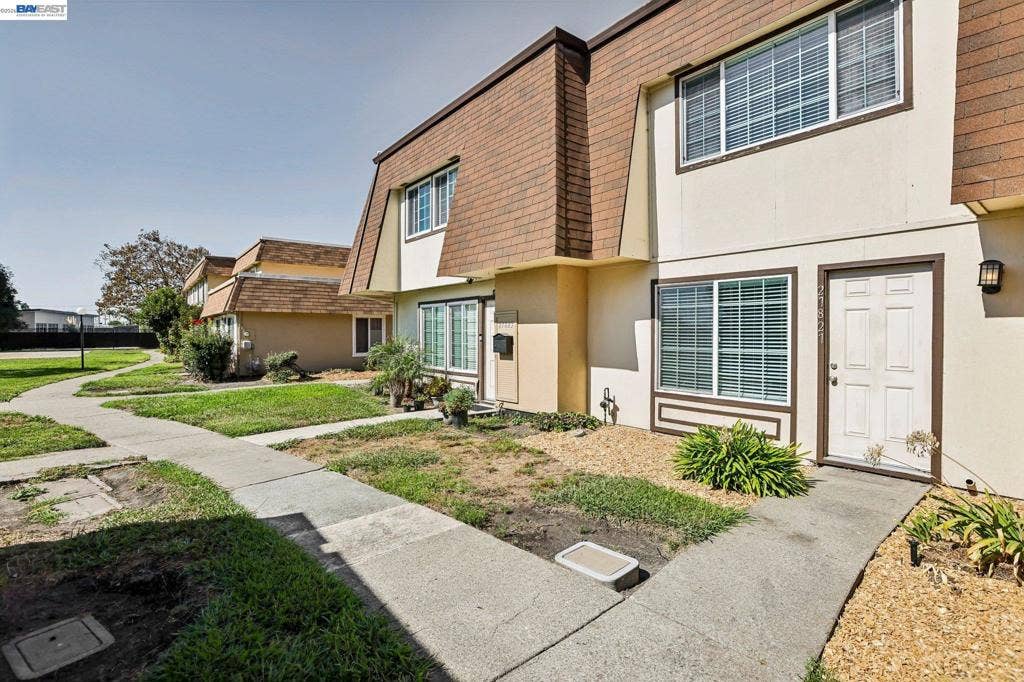 27827 Hummingbird Ct, Hayward, CA 94545 27827 Hummingbird Ct, Hayward, CA 94545